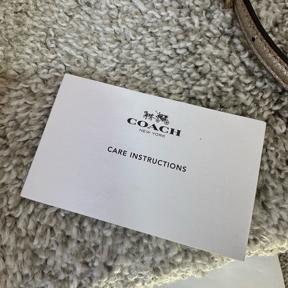 Coach New York bag in gold pebbled leather with shoulder strap & crossbody strap - Picture 11 of 17